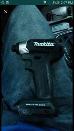 Makita impact no battey