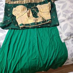 Lehenga / Sari Indian Wedding Outfit For Women