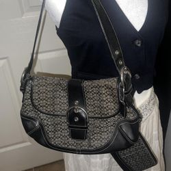 COACH 6808 Vintage Soho Black Leather and Signature Coach Canvas should bag(141)39