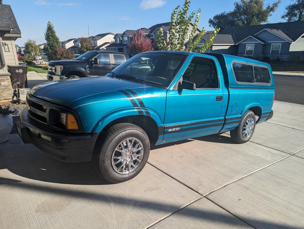 1996  S10  Pickup, With Canopy 