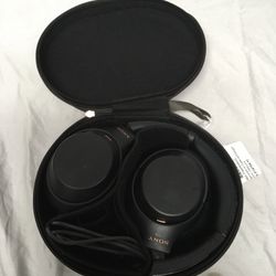 Sony Wireless Headphones With Charger And Case
