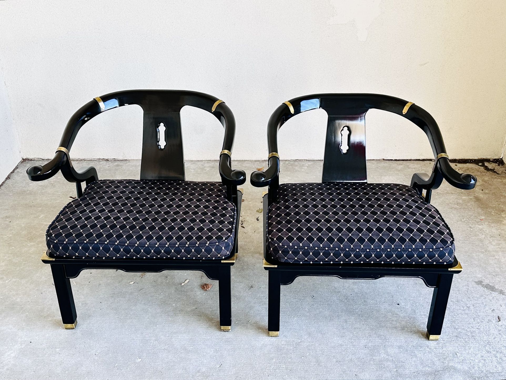A Pair of Chinoiserie Black Lacquered Horseshoe Armchairs
