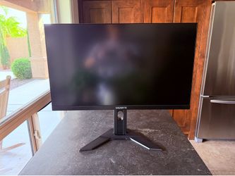 GIGABYTE M27Q 27" 165Hz 1440P - KVM Gaming Monitor