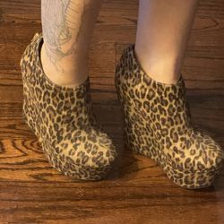 Leopard Print Close toed wedges