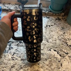 40 Oz Tumbler New 