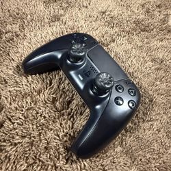 PS5 Controller – All Black + KontrolFreeks – Like New – Clean