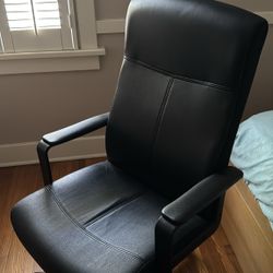 Black Mobile Office Chair