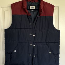 Men's Large Old Navy Red Navy Blue Button Down Snap Puffer Vest Pockets