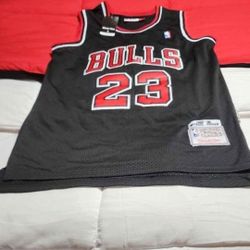 NEW  JORDAN JERSEY SMALL MEN!