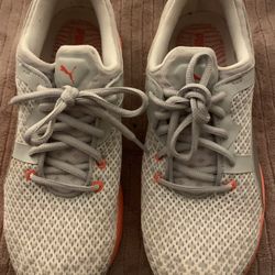 Puma Sneakers Size 8 Like New  Excellent Condition 