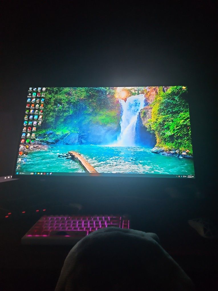 27 Inch LG UltraGear Gaming OLED Monitor 1440p 240hz