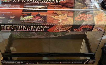 Reptile tank 25 gallons, never used (cracked)