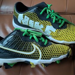 Nike Cleats 4.5 Youth