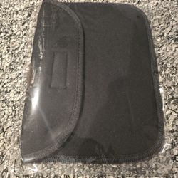 Greenbrier Padded Tablet Sleeve Fit up to an 8" Screen, Black, New Out of Box