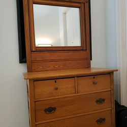 Vintage Golden Oak Antique Dresser w/Mirror 