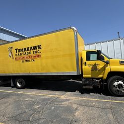 2007 Chevy Box Truck With Lift Gate 