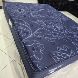 Queen Sizes Mattress And Box Spring 