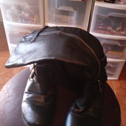 Ladies Black Leather Boots Size 7 & 1/2 Wide