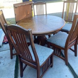 Table & 4 Chairs Includes Leaf  In KEYES
