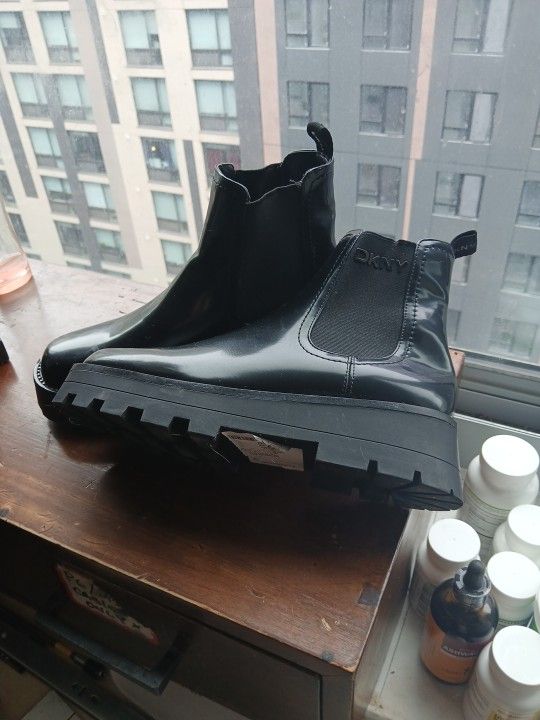 DKNY Boots Size 5 Black