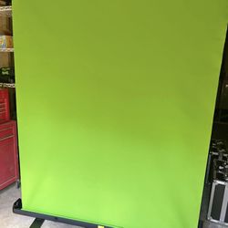 RETRACTABLE ELGATO GREEN SCREEN