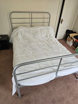 Twin size bed