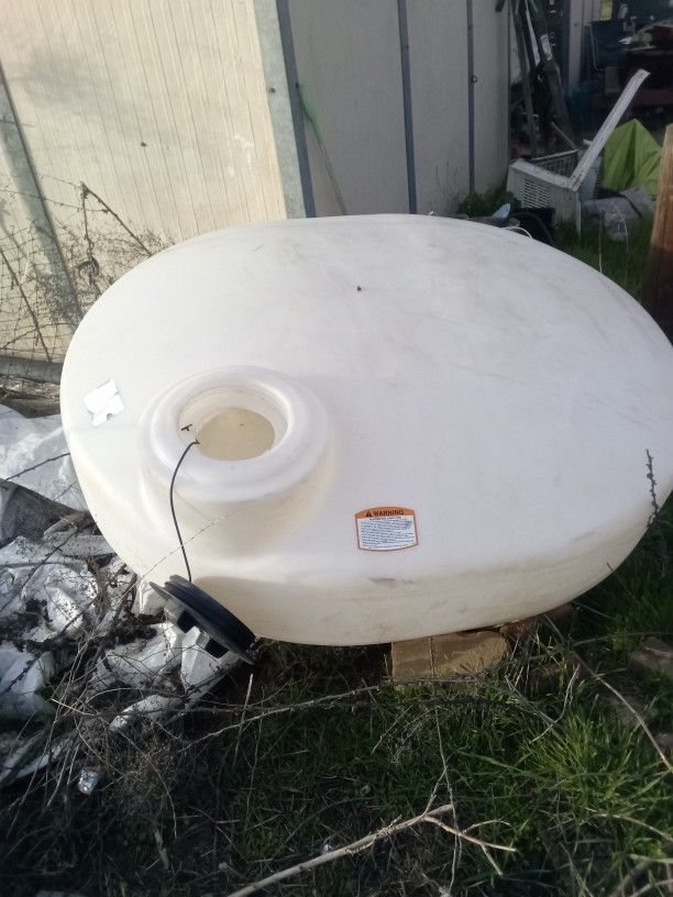 210 Gallon Water Tank