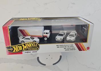 Hot Wheels Premium Toyota Sakura Sprinter Set