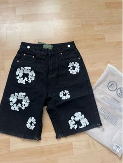 Black denim tear jorts size small 50$