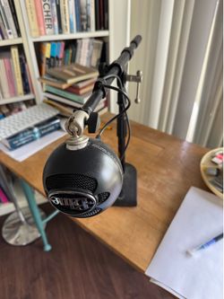 Blue Yeti Snowball USB mic & boom stand
