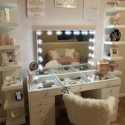 SlayStation® Pro 2.0 Tabletop + Vanity Mirror + 5 Drawer Units Bundle
Impressions Vanity$10 Down Payment And Financing Available
