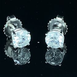 1.50 carats real natural diamonds Earrings studs. 14kt Gold