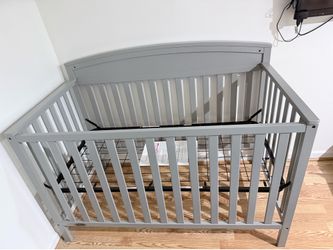 Graco Benton 5 in 1 convertible Crib