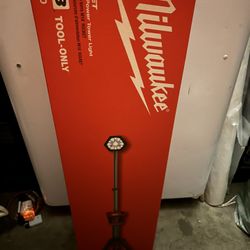 Milwaukee Rocket Light 