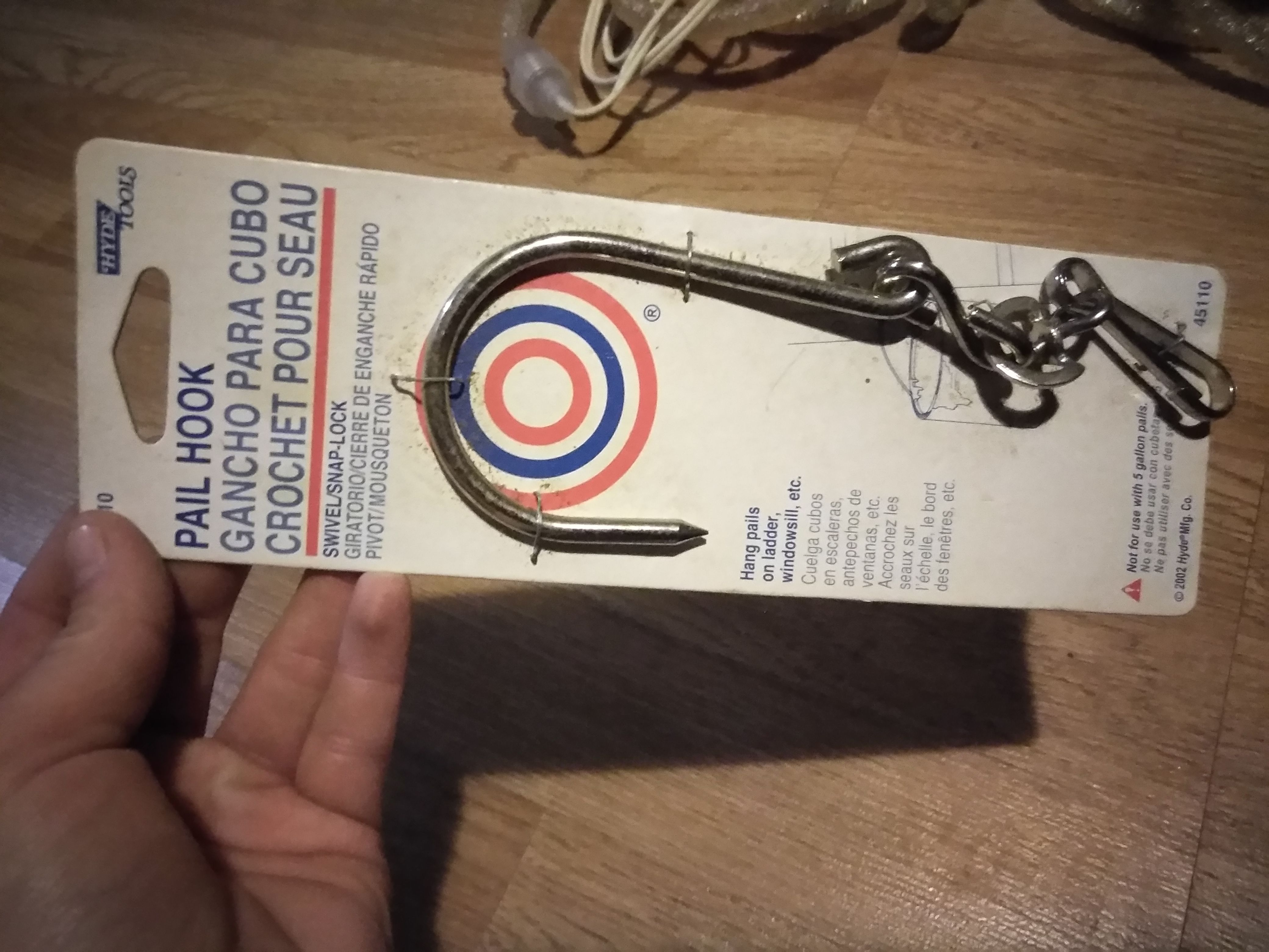 Bucket hook