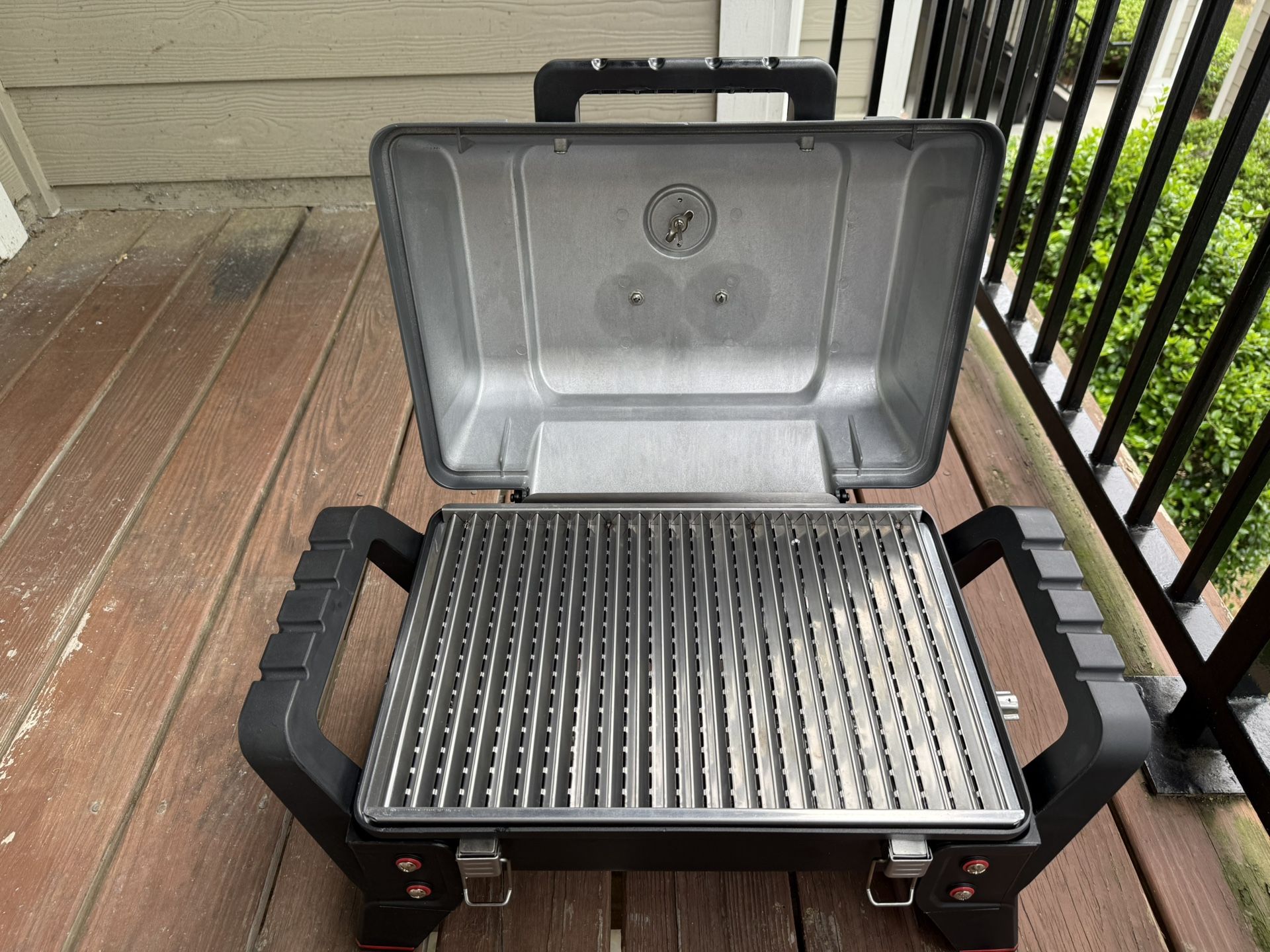 🔥NEW Grill2Go X200 Portable Gas grill - Open Box, Never Used