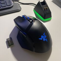 Razer Basilisk Ultimate Wireless Gaming Mouse With Docking Station: 20K DPI Optical Sensor - 11 Programmable Buttons - 100Hr Battery - Classic Black