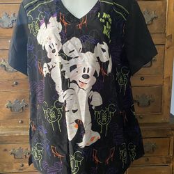 Woman’s Scrub Top Tunic Disney Mickey And Minnie Mummies Size XL