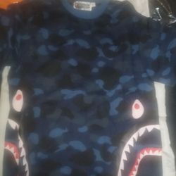 A Bathing Ape T Shirt Size Small