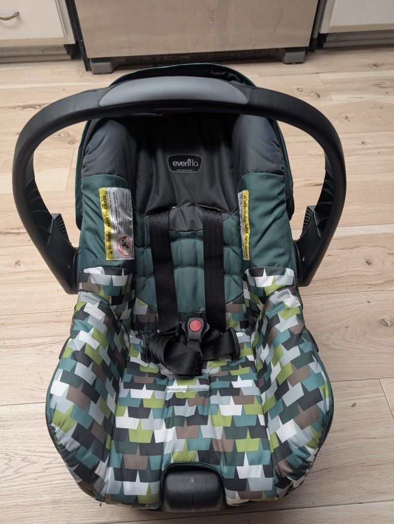 Evenflo Baby Car Seat (Infant Car Seat)