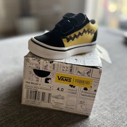 Vans x Peanuts “Charlie Brown” Old Skool V – Size 4.0T