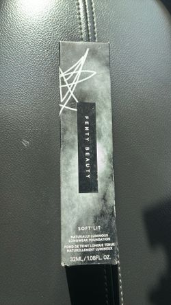 Fenty soft’lit luminous foundation