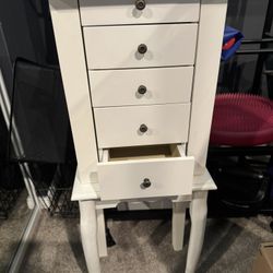 Standing Jewelry Box