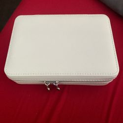 New White travel jewelry holder 
