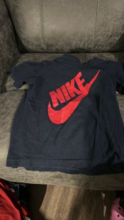 Nike navy t-shirt size 7 boys