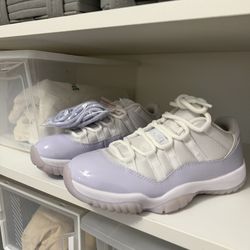 Air Jordan 11 Retro Low Purple 7.5