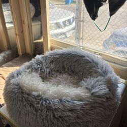 Soft Plush Calming Pet Bed – Great for Small Dogs or Cats