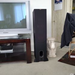 Selling Klipsch Bluetooth Speakers And Subwoofer They Are Our Power