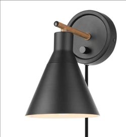 Globe Electric Tristan 7.75 in. 1-Light Matte Black Wall Sconce Light Plug-In/Hardwire Faux Walnut Accent & Stepless Dimming for Indoor