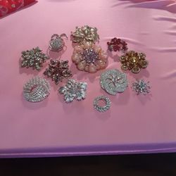 Vintage Brooches : Monet. Cara. Coro .trifari